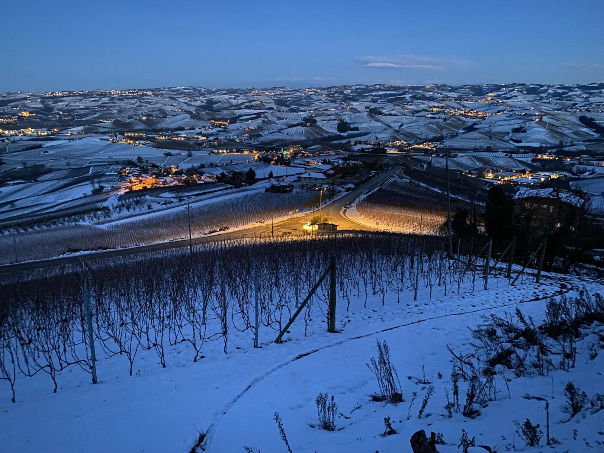 Peiragal Leilighet La Morra Eksteriør bilde